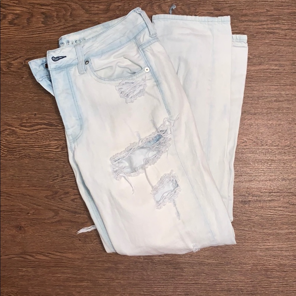 AE Distressed Tomgirl Jeans